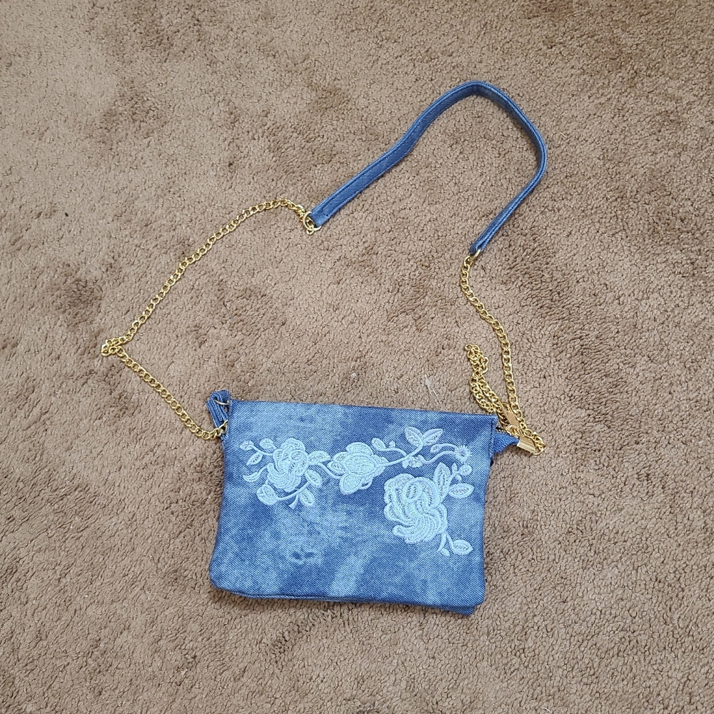 Cross body purse
